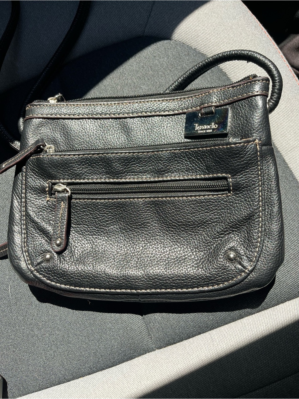 Tignanello Black Pebbled Leather Crossbody Bag lots of zipper compartments - Picture 3 of 12